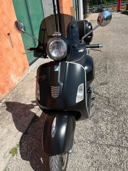 Vespa GTS 300i.e. Super (2011) nádherná, 15tis.km, kufr, ple