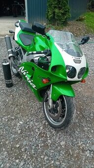 Kawasaki zx7r