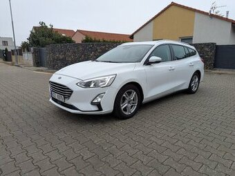 Ford Focus 2019, 1.0. 74kW. Benzin. Tažné. Navigace. DPH.