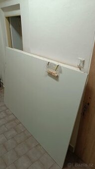Bílé laminátové desky tl.18 mm – 4 ks, rozměr 137,3 × 200 cm