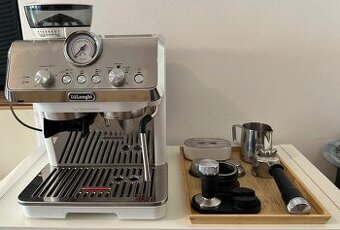 Pákové espresso DeLonghi La Specialista ARTE EC9155.W