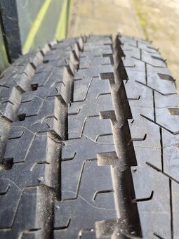 Pneu 205/75 R 16C