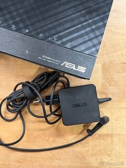ASUS RT-AC56U - dvoupásmový WiFi router ve skvělém stavu