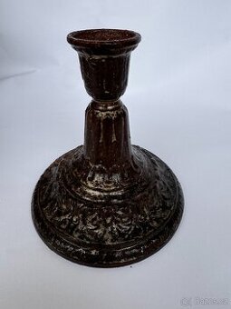 litinová noha, podstavec k petrolejce s jemným dekorem