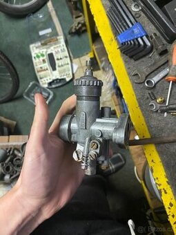 Karburátor Jikov na Tatran nebo Manet