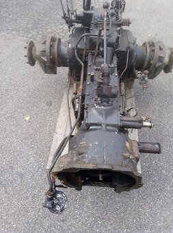 Podvozek Zetor 7745 Převodovka rozvodovka portály