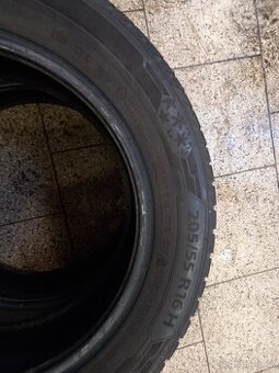 Zimní pneu 205/55/16