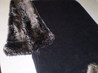 čepice dámská - lem kožešina a s šálou - v celku