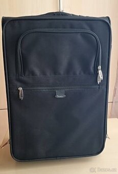 Kufr s rukojetí na kolečkách