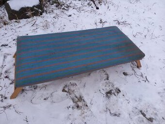 Skládací postýlka / lůžko