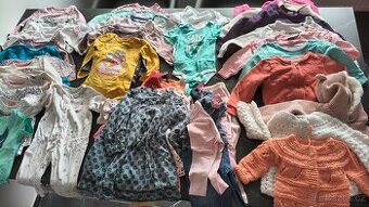 Balík oblečení pro holčičku