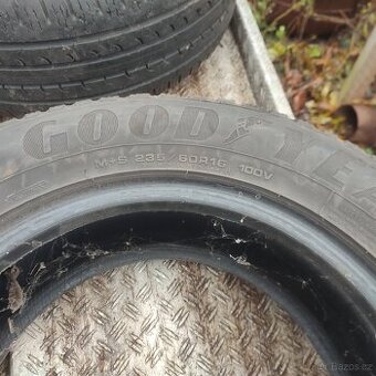 GOOD YEAR pneu 235/60 /16/100v