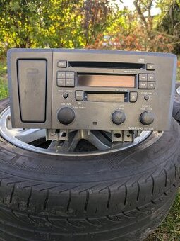 Radio a drzak napoju, Volvo HU-603, volvo v70ii