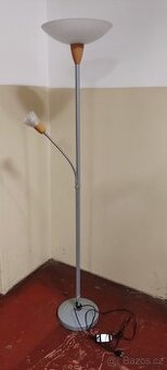 Stojací lampa