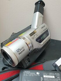 Sony Digital  8 Handycam DCR-TR8000E