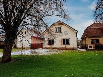 RD se započatou rekonstrukcí v obci Nepolisy