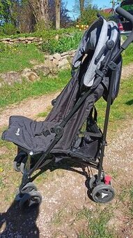 Golfový kočárek