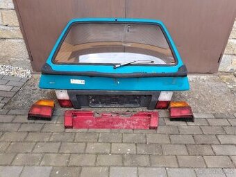 Škoda Favorit, Forman, páté dveře a zadní světla