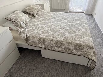 Prodam krasnou bilou postel 180x200