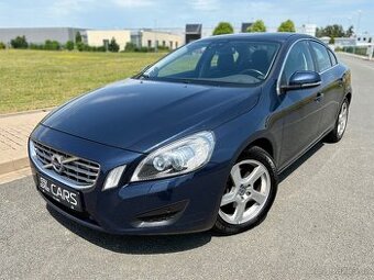 VOLVO S60 1.6 D2 MOMENTUM //2012 1.MAJITEL NAVI XENON SERVIS