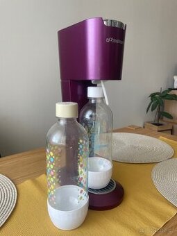 Sodastream + bomba + 2 lahve