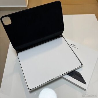 iPad Magic Keyboard 11" (PRO 4th + AIR 5th gen) – černá