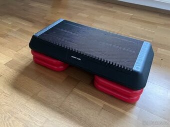 Step můstek na aerobic/fitness