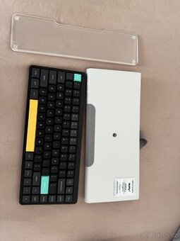 Nuphy Air 75 v2 + puzdro + wrist rest