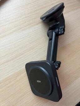 Bezdrátová MagSafe nabíječka / držák do auta - ESR, HaloLock