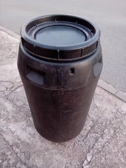 plastový barel 230 litrů