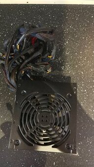 Zdroj Fractal Design Essence 500W – plně funkční