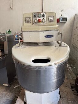 HNĚTAČ TĚSTA VMI BERTO