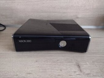 Xbox 360 + hry