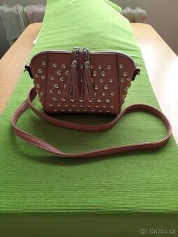 Mala kabelka - barva pink.