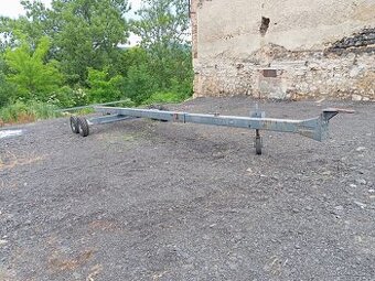 Prodám podvozek na lištu z kombajnu