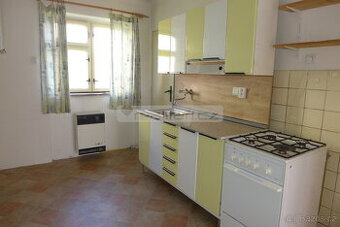 Prodej prostorného cihlového bytu 2+1 s komorou v Plzni na D