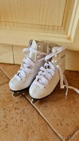 Dívčí lední brusle