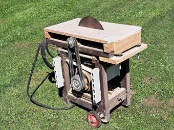 Prodám funkční elektrický motor MEZ Mohelnice