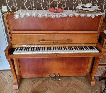 Pianino Petrof