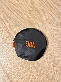 Nová sportovní špuntová sluchátka JBL