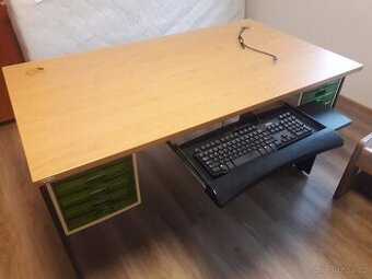 Kancelářský stůl  Prof.HOBIS