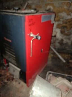 Kotel na tuha paliva