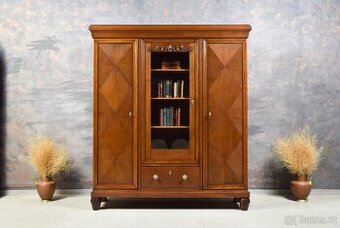 Klasická knihovna z masivního dubového dřeva VITRINA