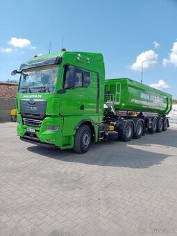 Řidič Tahač sklápěcí vana