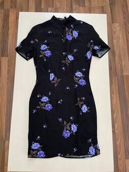 Nové šaty s fialovými kvítky, vel S, ale menší cca XS i XXS,