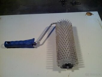 Prodám váleček na samonivelační stěrku.