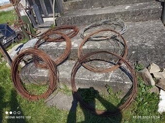 Vázací drát (cca 250m)