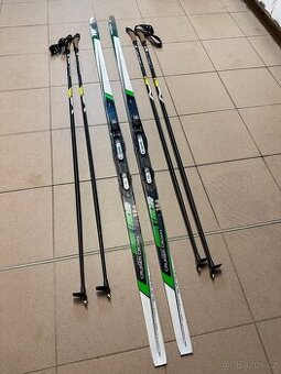 Prodám běžky FISCHER + hůlky (1× hůlky navíc jako bonus)