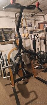 Posilovací vež Raptor