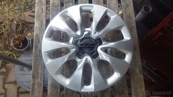 1ks originál poklice FIAT 16" na Fiat 500 X